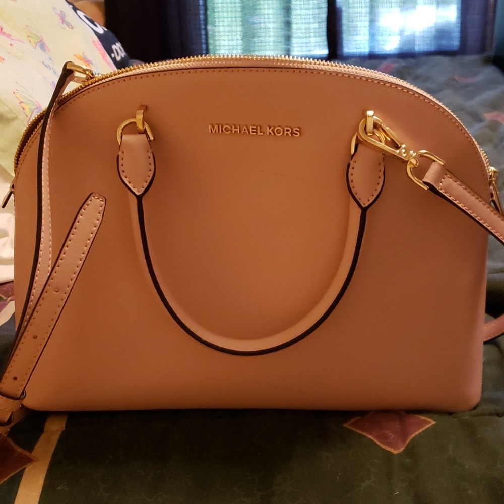 🔥Pink Michael Kors purse🔥